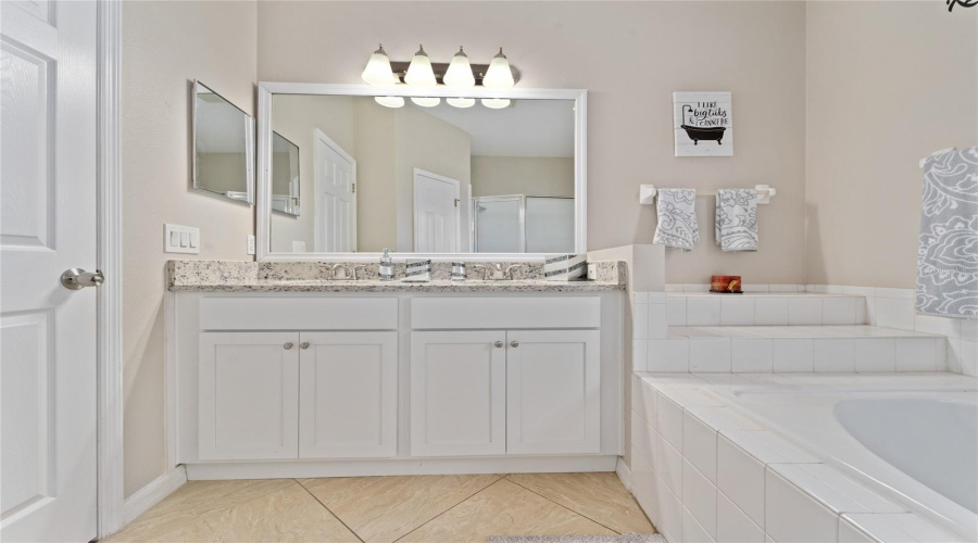 KISSIMMEE, Florida 34746, 3 Bedrooms Bedrooms, ,2 BathroomsBathrooms,Residential,For Sale,FOREST PARK,0,MFRO6332585