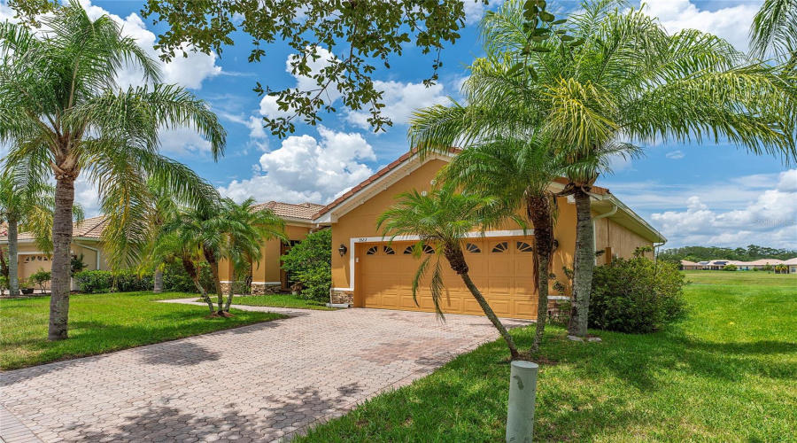 KISSIMMEE, Florida 34746, 3 Bedrooms Bedrooms, ,2 BathroomsBathrooms,Residential,For Sale,FOREST PARK,0,MFRO6332585