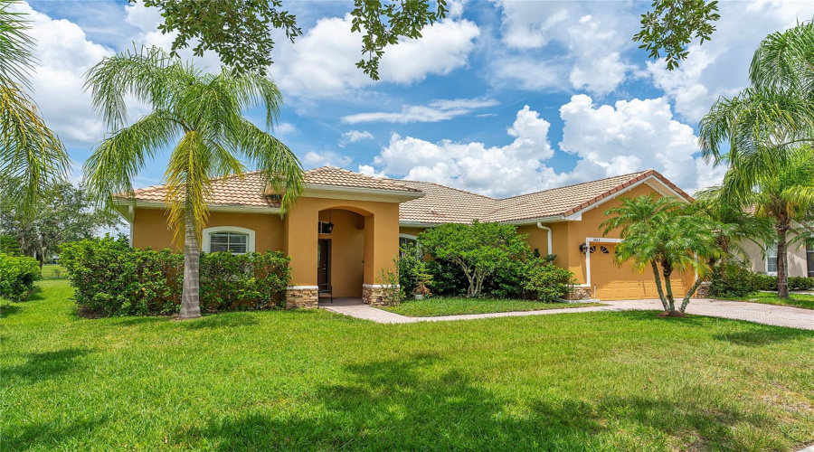 KISSIMMEE, Florida 34746, 3 Bedrooms Bedrooms, ,2 BathroomsBathrooms,Residential,For Sale,FOREST PARK,0,MFRO6332585