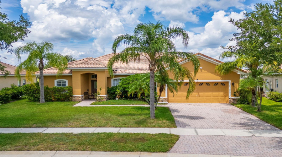 KISSIMMEE, Florida 34746, 3 Bedrooms Bedrooms, ,2 BathroomsBathrooms,Residential,For Sale,FOREST PARK,0,MFRO6332585
