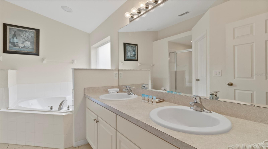 DAVENPORT, Florida 33837, 3 Bedrooms Bedrooms, ,2 BathroomsBathrooms,Residential,For Sale,ORANGE COSMOS,0,MFRO6332718