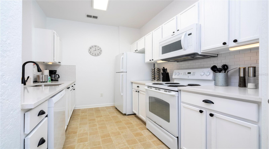 KISSIMMEE, Florida 34747, 3 Bedrooms Bedrooms, ,2 BathroomsBathrooms,Residential,For Sale,ALMATON,0,MFRO6332735