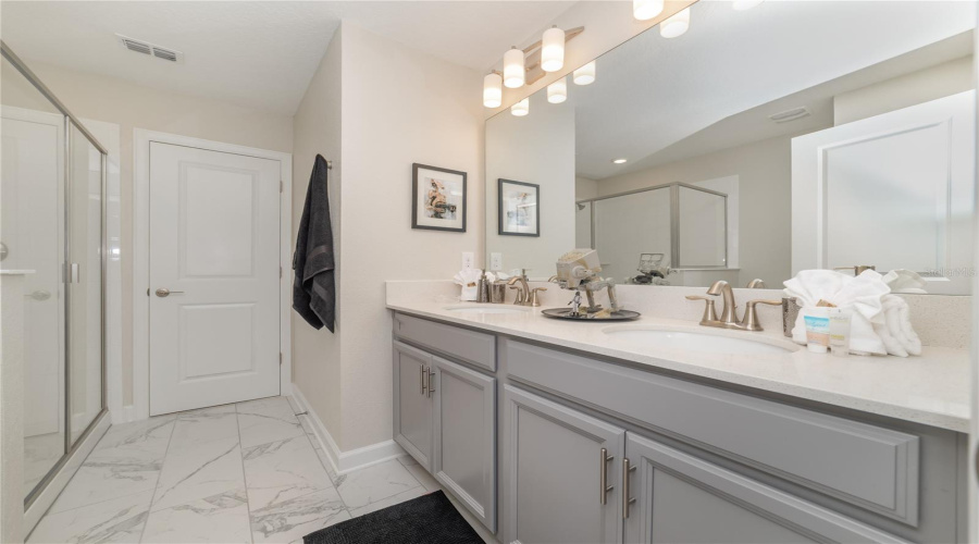 DAVENPORT, Florida 33896, 8 Bedrooms Bedrooms, ,5 BathroomsBathrooms,Residential,For Sale,PEBBLE BEACH,0,MFRO6331935
