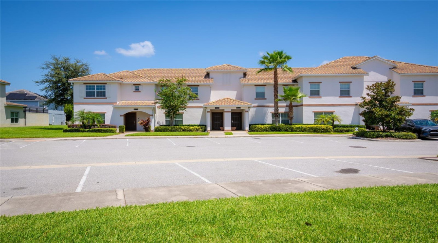 DAVENPORT, Florida 33896, 4 Bedrooms Bedrooms, ,3 BathroomsBathrooms,Residential,For Sale,DOGLEG,0,MFRTB8412910