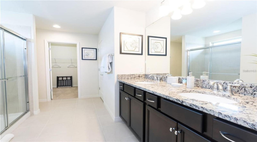 KISSIMMEE, Florida 34747, 5 Bedrooms Bedrooms, ,4 BathroomsBathrooms,Residential,For Sale,DUBAI,0,MFRO6276957