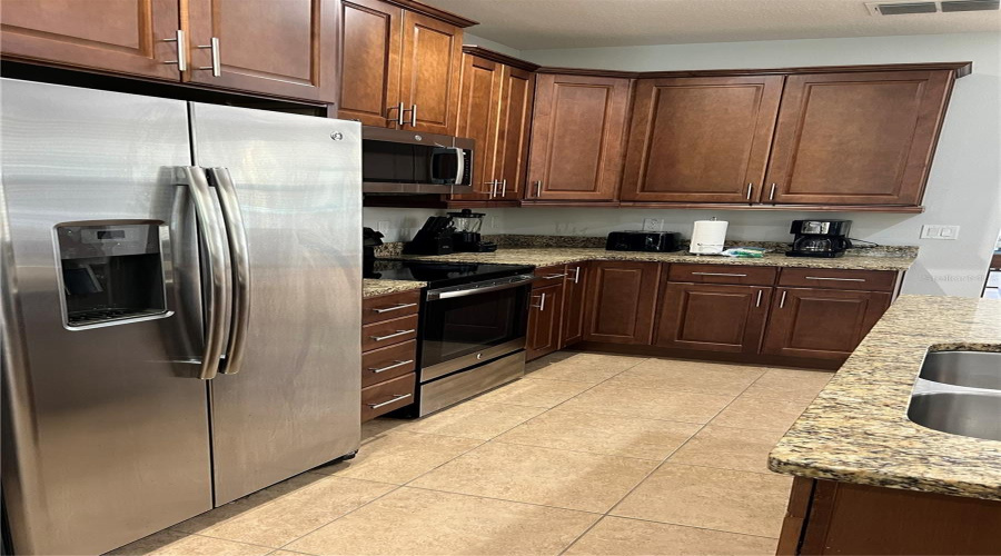 KISSIMMEE, Florida 34747, 8 Bedrooms Bedrooms, ,7 BathroomsBathrooms,Residential,For Sale,LASSO,0,MFRO6186937