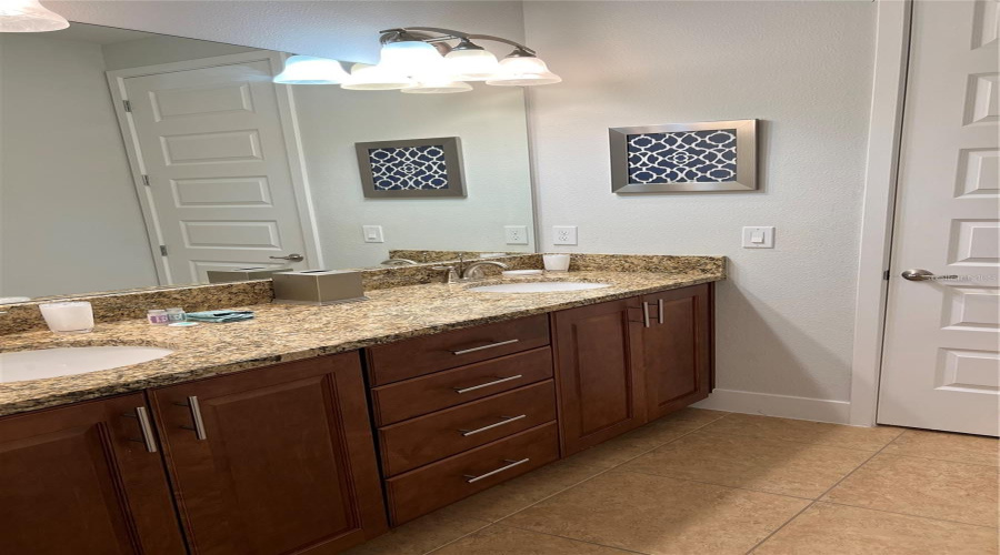 KISSIMMEE, Florida 34747, 8 Bedrooms Bedrooms, ,7 BathroomsBathrooms,Residential,For Sale,LASSO,0,MFRO6186937