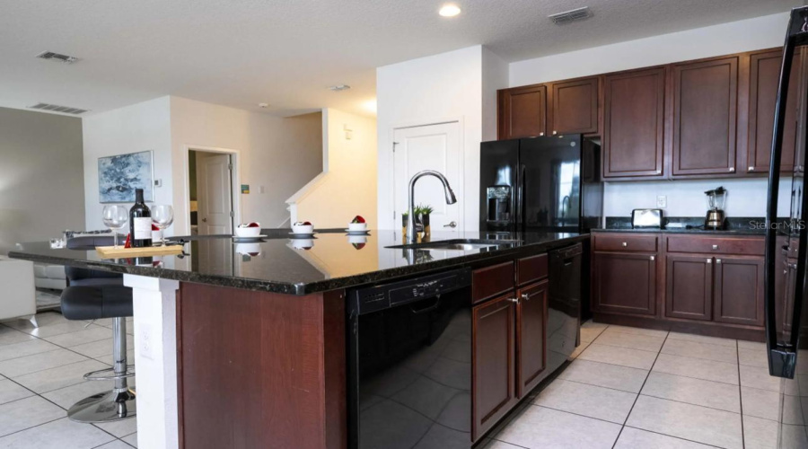 KISSIMMEE, Florida 34746, 8 Bedrooms Bedrooms, ,6 BathroomsBathrooms,Residential,For Sale,MONADO,0,MFRO6332640