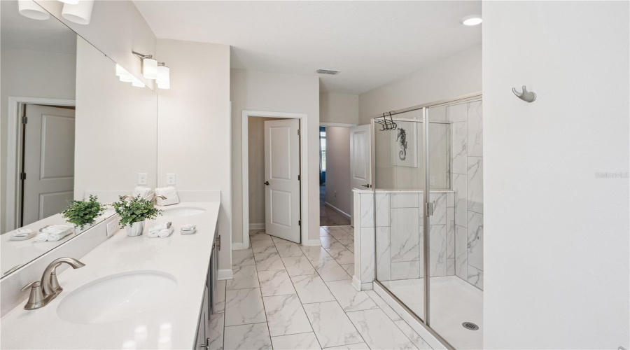 DAVENPORT, Florida 33896, 6 Bedrooms Bedrooms, ,5 BathroomsBathrooms,Residential,For Sale,CABOT CLIFFS,0,MFRO6332830