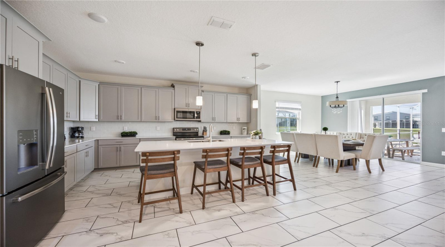 DAVENPORT, Florida 33896, 6 Bedrooms Bedrooms, ,5 BathroomsBathrooms,Residential,For Sale,CABOT CLIFFS,0,MFRO6332830