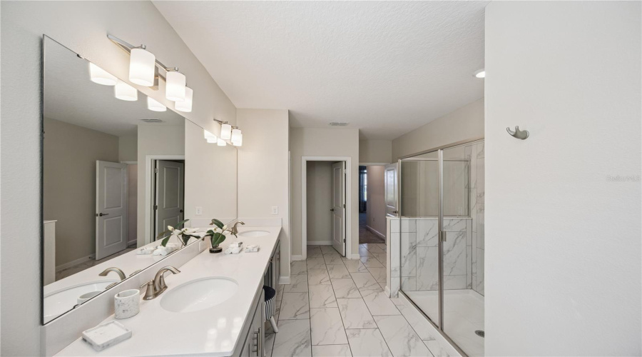 DAVENPORT, Florida 33896, 6 Bedrooms Bedrooms, ,5 BathroomsBathrooms,Residential,For Sale,CABOT CLIFFS,0,MFRO6332834
