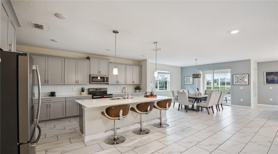 DAVENPORT, Florida 33896, 6 Bedrooms Bedrooms, ,5 BathroomsBathrooms,Residential,For Sale,CABOT CLIFFS,0,MFRO6332834