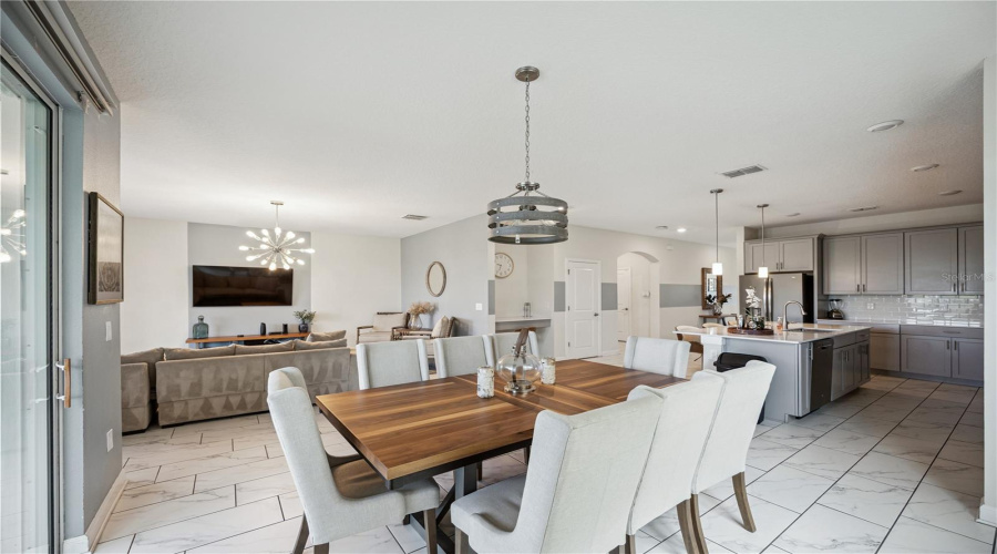 DAVENPORT, Florida 33896, 6 Bedrooms Bedrooms, ,5 BathroomsBathrooms,Residential,For Sale,CABOT CLIFFS,0,MFRO6332834