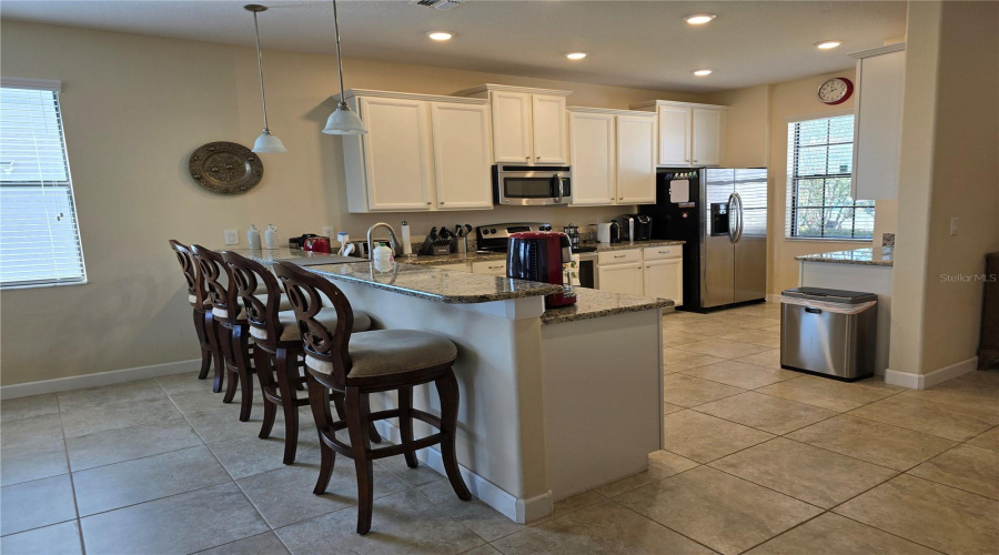 DAVENPORT, Florida 33896, 5 Bedrooms Bedrooms, ,4 BathroomsBathrooms,Residential,For Sale,SHADOW MOUNTAIN,0,MFRO6261471