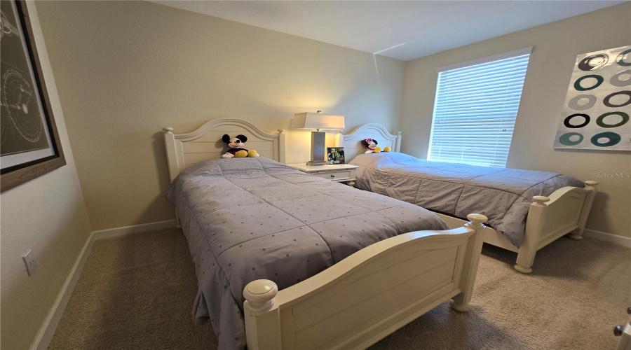 DAVENPORT, Florida 33896, 5 Bedrooms Bedrooms, ,4 BathroomsBathrooms,Residential,For Sale,SHADOW MOUNTAIN,0,MFRO6261471