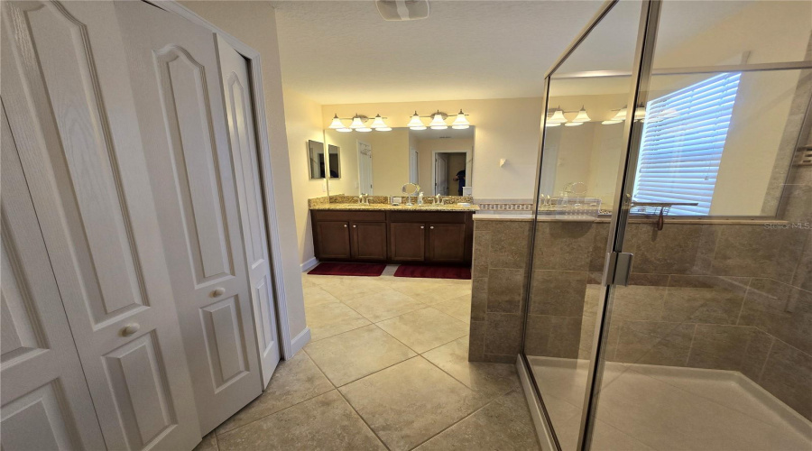 DAVENPORT, Florida 33896, 5 Bedrooms Bedrooms, ,4 BathroomsBathrooms,Residential,For Sale,SHADOW MOUNTAIN,0,MFRO6261471
