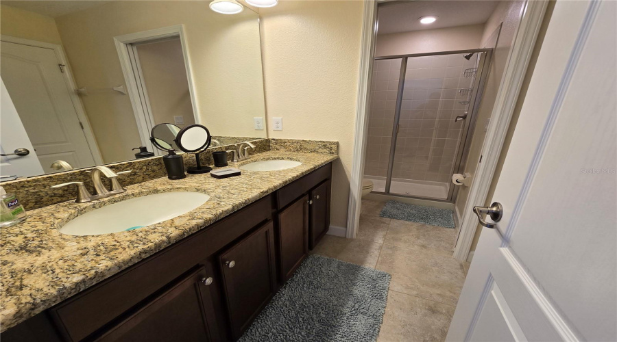 DAVENPORT, Florida 33896, 5 Bedrooms Bedrooms, ,4 BathroomsBathrooms,Residential,For Sale,SHADOW MOUNTAIN,0,MFRO6261471