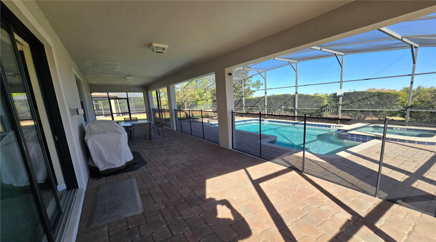DAVENPORT, Florida 33896, 5 Bedrooms Bedrooms, ,4 BathroomsBathrooms,Residential,For Sale,SHADOW MOUNTAIN,0,MFRO6261471