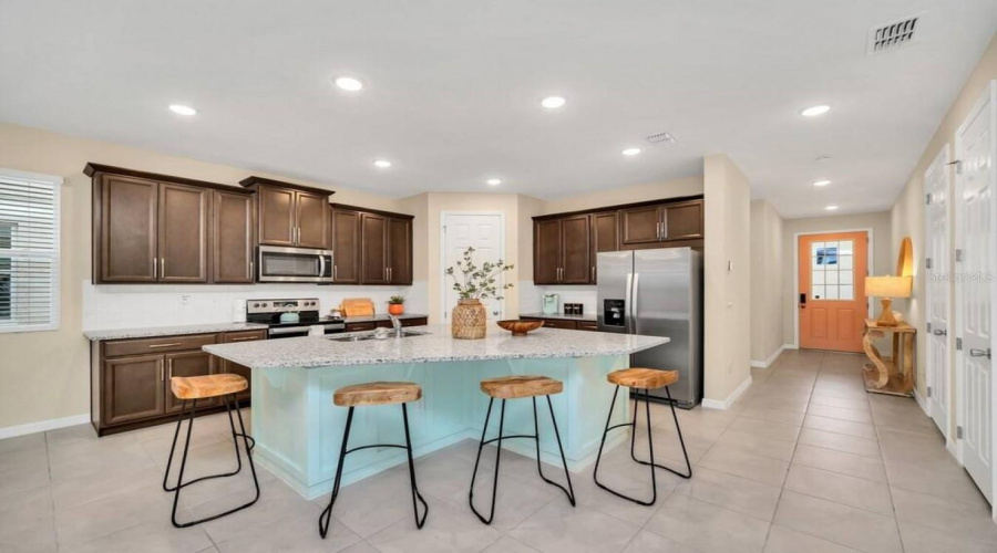KISSIMMEE, Florida 34747, 7 Bedrooms Bedrooms, ,6 BathroomsBathrooms,Residential,For Sale,FLEMING MIST,0,MFRO6155680