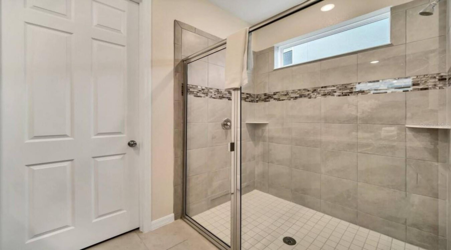 KISSIMMEE, Florida 34747, 7 Bedrooms Bedrooms, ,6 BathroomsBathrooms,Residential,For Sale,FLEMING MIST,0,MFRO6155680