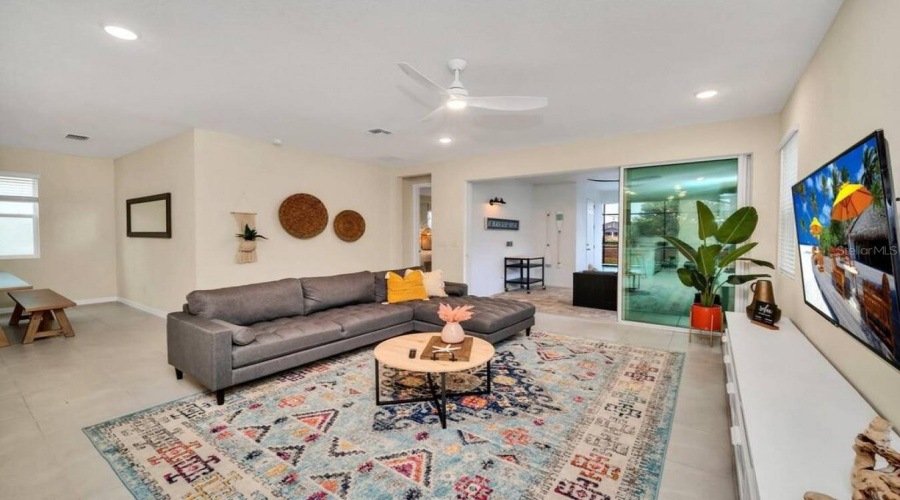 KISSIMMEE, Florida 34747, 7 Bedrooms Bedrooms, ,6 BathroomsBathrooms,Residential,For Sale,FLEMING MIST,0,MFRO6155680