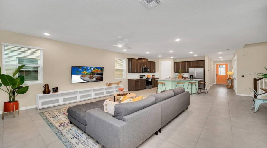KISSIMMEE, Florida 34747, 7 Bedrooms Bedrooms, ,6 BathroomsBathrooms,Residential,For Sale,FLEMING MIST,0,MFRO6155680
