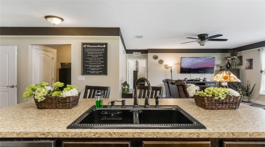 DAVENPORT, Florida 33897, 5 Bedrooms Bedrooms, ,3 BathroomsBathrooms,Residential,For Sale,LAZY WILLOW,0,MFRO6332476