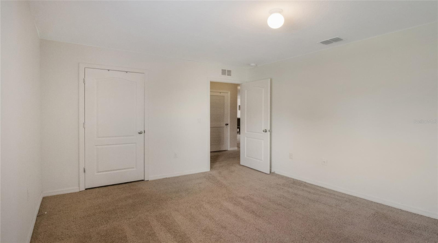 DAVENPORT, Florida 33897, 5 Bedrooms Bedrooms, ,3 BathroomsBathrooms,Residential,For Sale,LAZY WILLOW,0,MFRO6332476