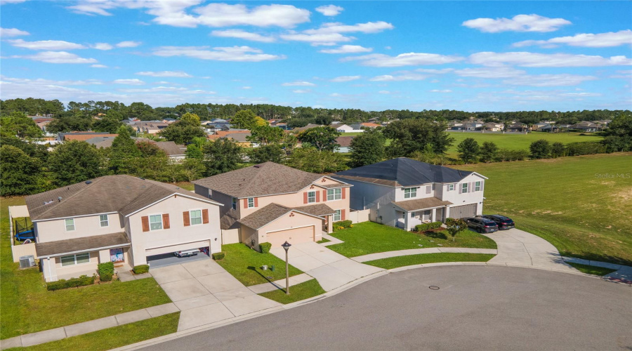 DAVENPORT, Florida 33897, 5 Bedrooms Bedrooms, ,3 BathroomsBathrooms,Residential,For Sale,LAZY WILLOW,0,MFRO6332476