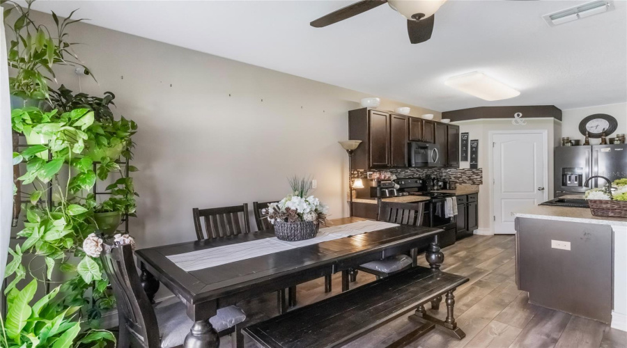 DAVENPORT, Florida 33897, 5 Bedrooms Bedrooms, ,3 BathroomsBathrooms,Residential,For Sale,LAZY WILLOW,0,MFRO6332476