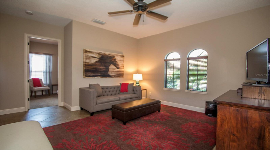 Photos are from previous occupant due to tenant occupancy. Furnishings not included, Property is vacant.