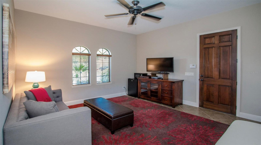 Photos are from previous occupant due to tenant occupancy. Furnishings not included, Property is vacant.