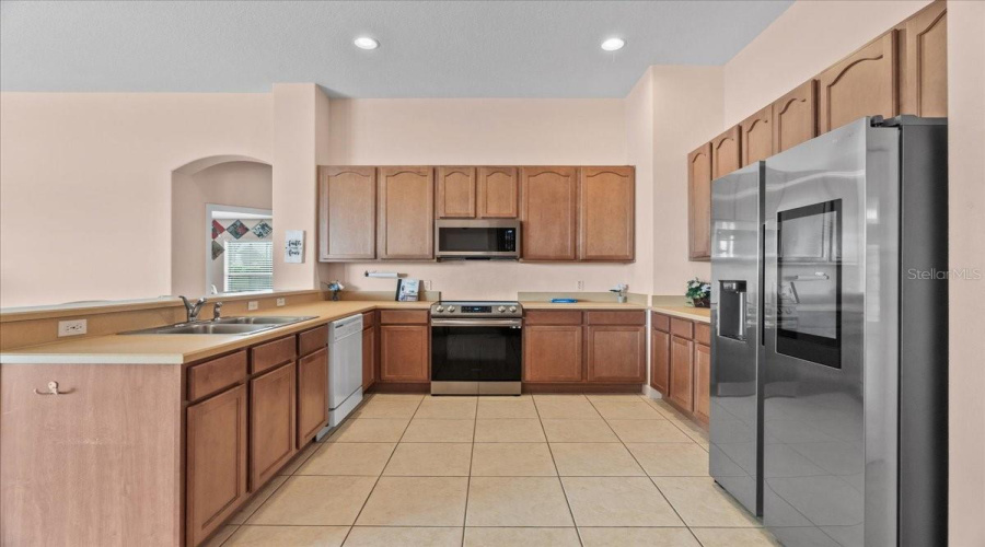 KISSIMMEE, Florida 34746, 4 Bedrooms Bedrooms, ,3 BathroomsBathrooms,Residential,For Sale,ROUGHSIDE,0,MFRO6332997