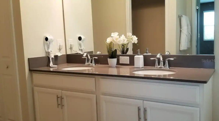 DAVENPORT, Florida 33896, 3 Bedrooms Bedrooms, ,2 BathroomsBathrooms,Residential,For Sale,OCEAN COURSE,0,MFRO6183741