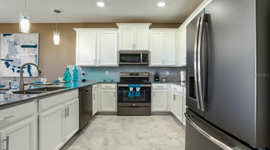 DAVENPORT, Florida 33896, 3 Bedrooms Bedrooms, ,2 BathroomsBathrooms,Residential,For Sale,OCEAN COURSE,0,MFRO6183741