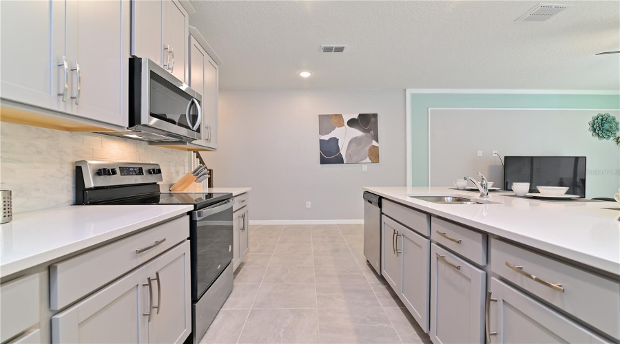 KISSIMMEE, Florida 34747, 6 Bedrooms Bedrooms, ,4 BathroomsBathrooms,Residential,For Sale,FLEMING MIST,0,MFRT3542441