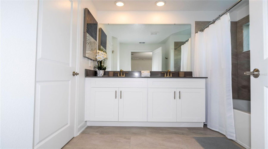 KISSIMMEE, Florida 34746, 4 Bedrooms Bedrooms, ,3 BathroomsBathrooms,Residential,For Sale,SCENE,0,MFRO6276325