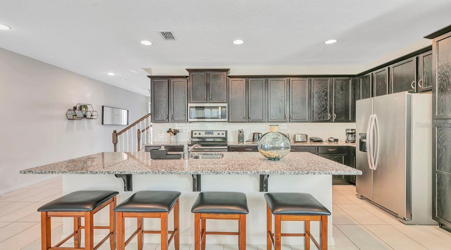 KISSIMMEE, Florida 34747, 5 Bedrooms Bedrooms, ,4 BathroomsBathrooms,Residential,For Sale,CAREY PALM,0,MFRTB8414210