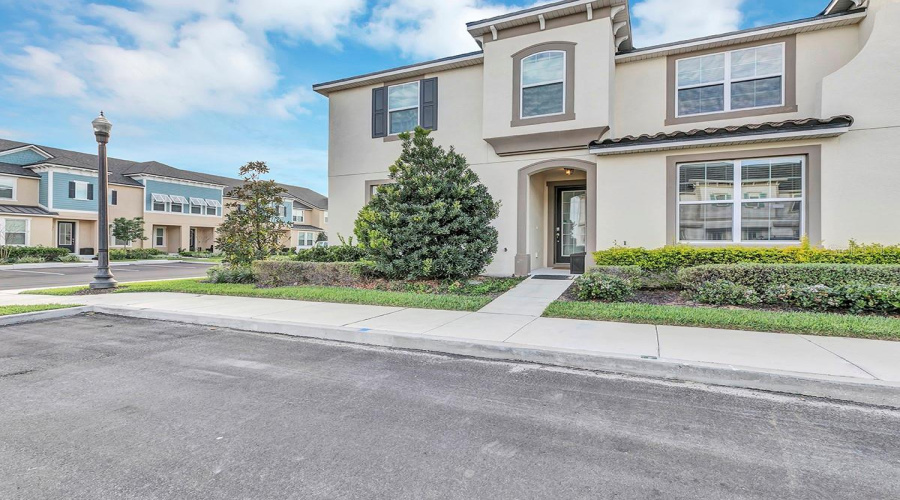 KISSIMMEE, Florida 34747, 5 Bedrooms Bedrooms, ,4 BathroomsBathrooms,Residential,For Sale,CAREY PALM,0,MFRTB8414210