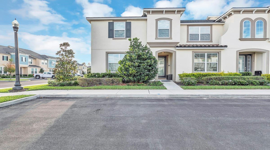 KISSIMMEE, Florida 34747, 5 Bedrooms Bedrooms, ,4 BathroomsBathrooms,Residential,For Sale,CAREY PALM,0,MFRTB8414210