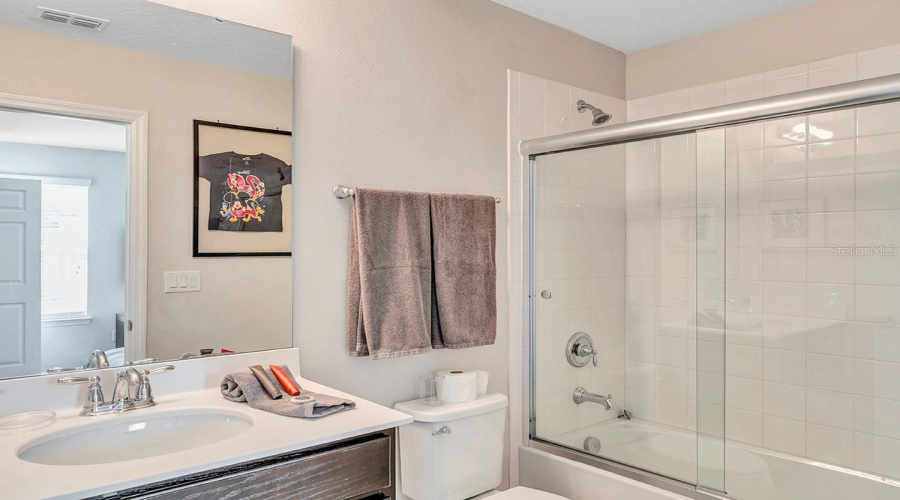 KISSIMMEE, Florida 34747, 5 Bedrooms Bedrooms, ,4 BathroomsBathrooms,Residential,For Sale,CAREY PALM,0,MFRTB8414210