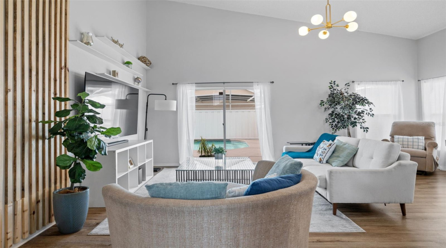 DAVENPORT, Florida 33897, 5 Bedrooms Bedrooms, ,4 BathroomsBathrooms,Residential,For Sale,EMERALDVIEW,0,MFRO6333181
