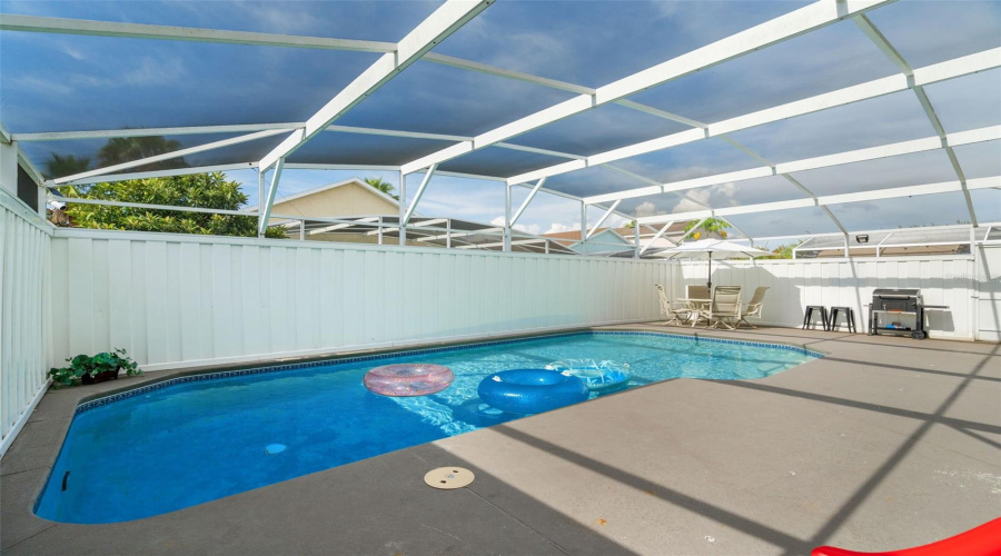 DAVENPORT, Florida 33897, 5 Bedrooms Bedrooms, ,4 BathroomsBathrooms,Residential,For Sale,EMERALDVIEW,0,MFRO6333181