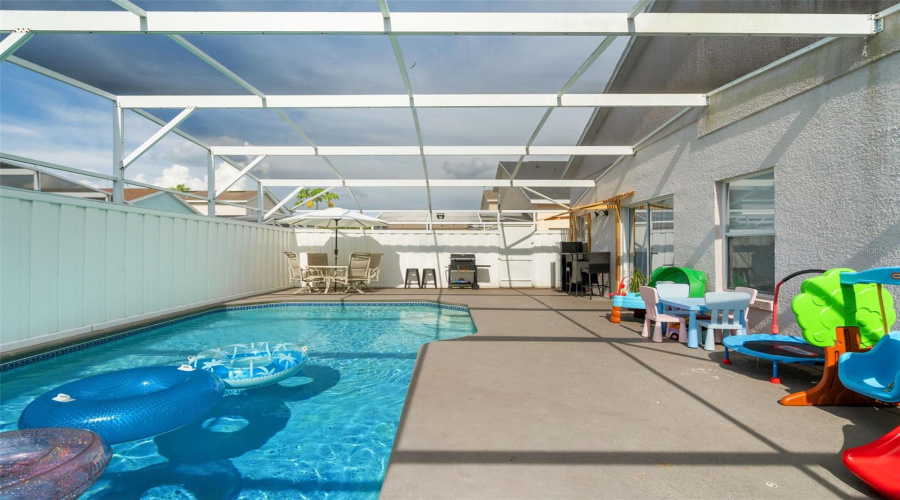 DAVENPORT, Florida 33897, 5 Bedrooms Bedrooms, ,4 BathroomsBathrooms,Residential,For Sale,EMERALDVIEW,0,MFRO6333181
