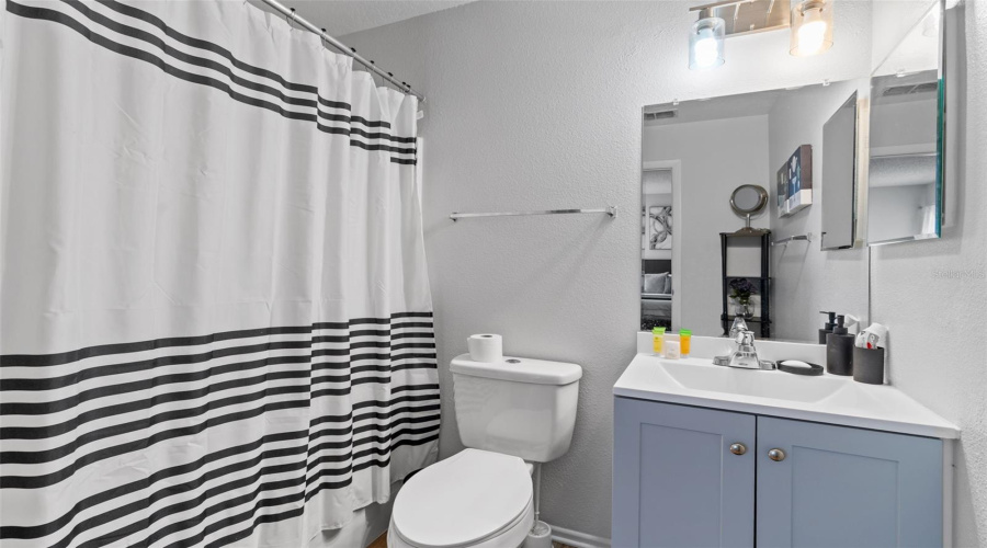 DAVENPORT, Florida 33897, 5 Bedrooms Bedrooms, ,4 BathroomsBathrooms,Residential,For Sale,EMERALDVIEW,0,MFRO6333181