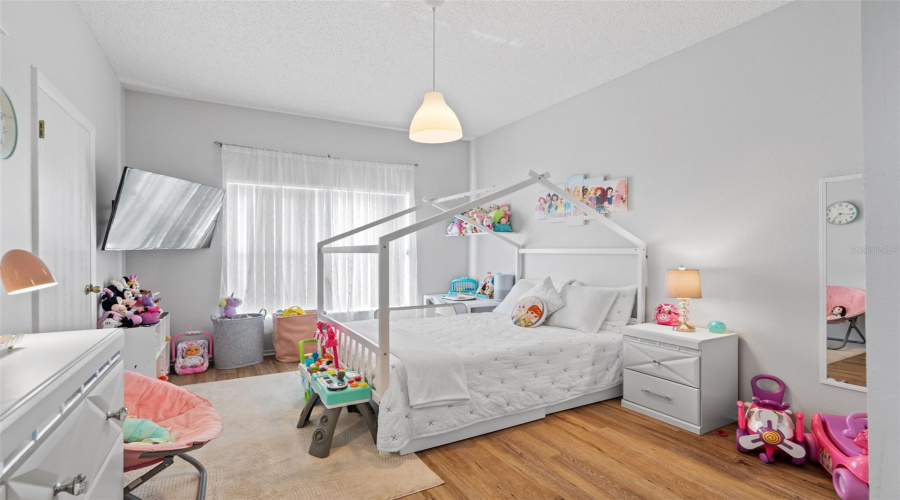 DAVENPORT, Florida 33897, 5 Bedrooms Bedrooms, ,4 BathroomsBathrooms,Residential,For Sale,EMERALDVIEW,0,MFRO6333181