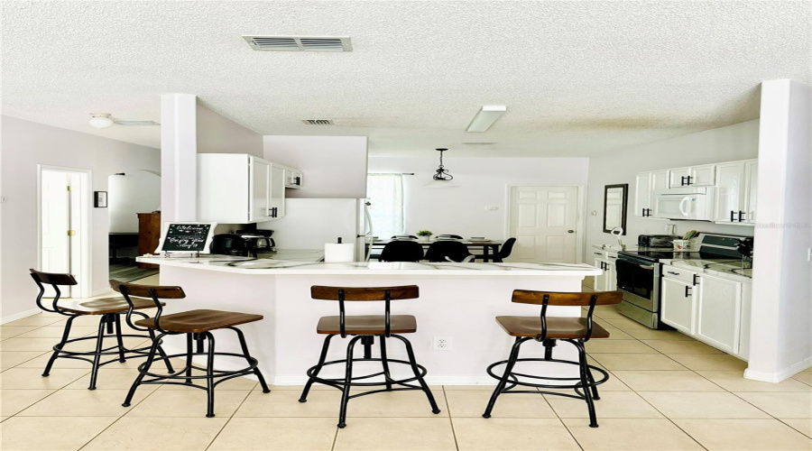 DAVENPORT, Florida 33837, 5 Bedrooms Bedrooms, ,3 BathroomsBathrooms,Residential,For Sale,KNOLLWOOD,0,MFRO6241286