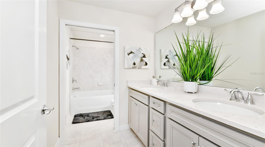 DAVENPORT, Florida 33897, 7 Bedrooms Bedrooms, ,5 BathroomsBathrooms,Residential,For Sale,LILAC,0,MFRO6333195