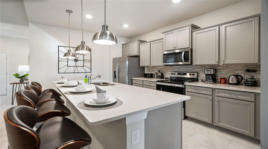 DAVENPORT, Florida 33897, 7 Bedrooms Bedrooms, ,5 BathroomsBathrooms,Residential,For Sale,LILAC,0,MFRO6333195