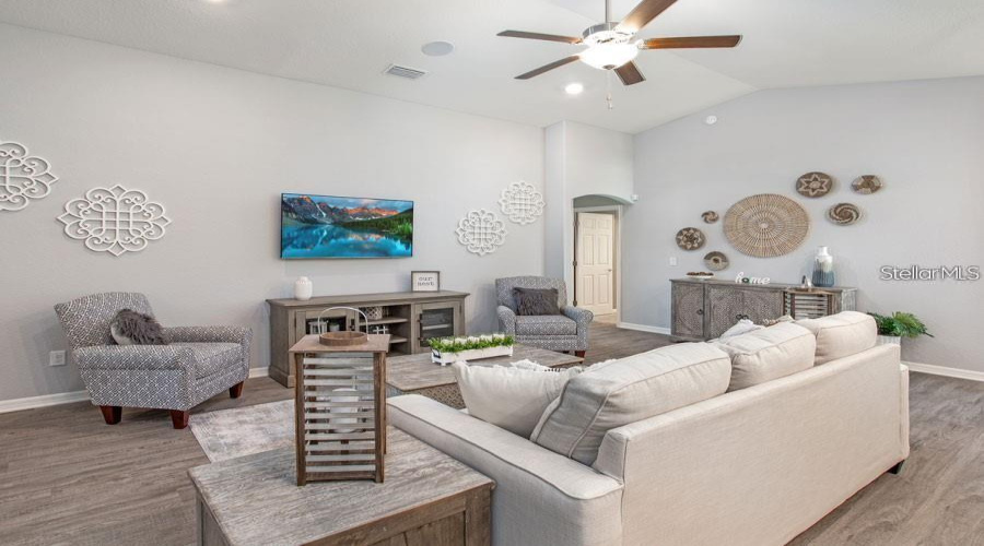 DAVENPORT, Florida 33837, 4 Bedrooms Bedrooms, ,2 BathroomsBathrooms,Residential,For Sale,FLEUR,0,MFRL4954980